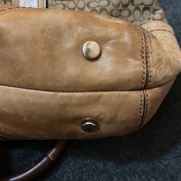 LARGE COACH PURSE - Picture 9 of 10